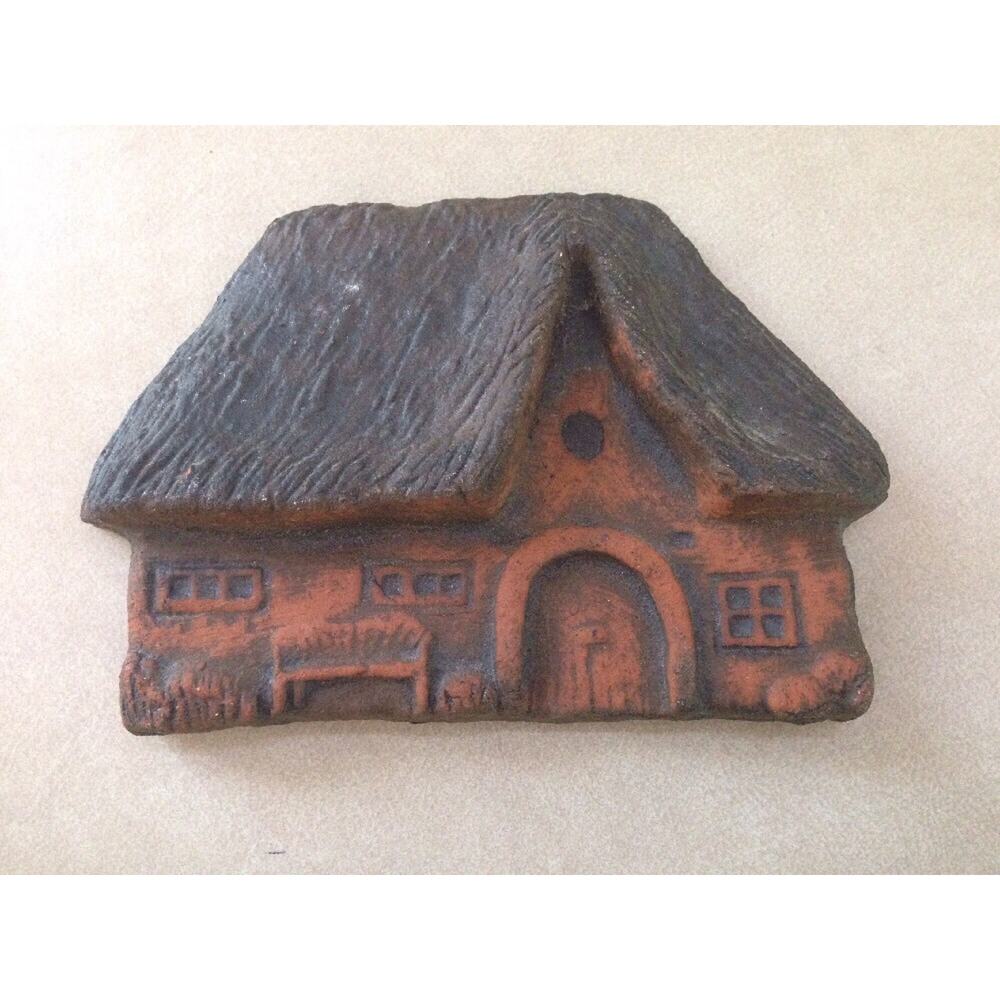Handmade Terracotta Irish English Thatched Cottage Wall Hanging Folk Art Germany - Picture 1 of 3